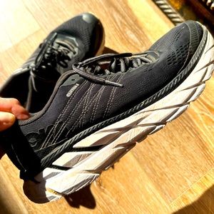 Hoka one one Clifton 6 black white used but more miles to go!